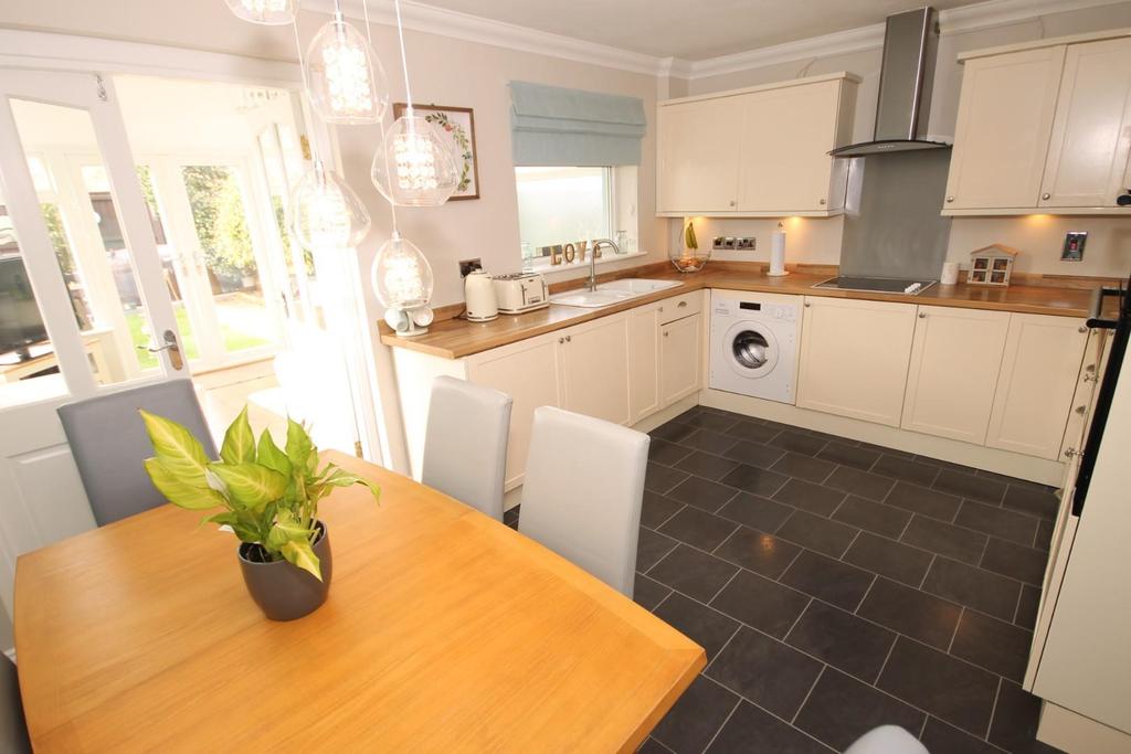 Kitchen diner