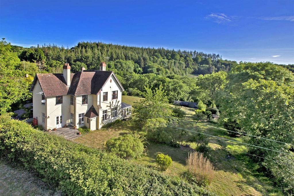 Lyme Regis 6 bed detached house £750,000