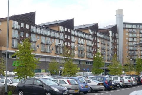 2 bedroom flat to rent, camellia House, Feltham