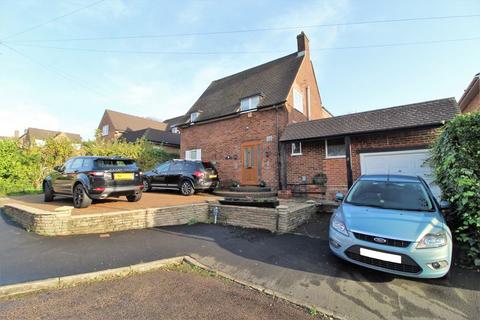 8 Stonelea Road, Hemel Hempstead, HP3 9JY