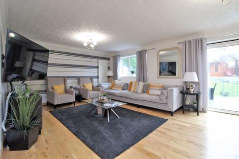 8 Stonelea Road, Hemel Hempstead, HP3 9JY