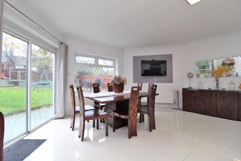 8 Stonelea Road, Hemel Hempstead, HP3 9JY