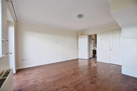 3 bedroom semi-detached house to rent, Hamilton Park, Downton
