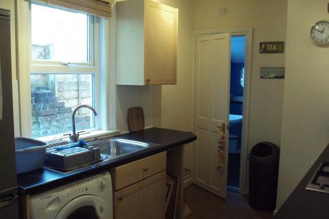 4 bedroom terraced house to rent, St Vincent Road, Southsea PO5