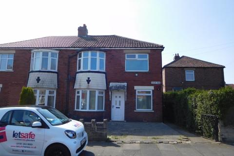 2 bedroom flat to rent, Redcar Road, Howdon, Wallsend.  NE28 0DD