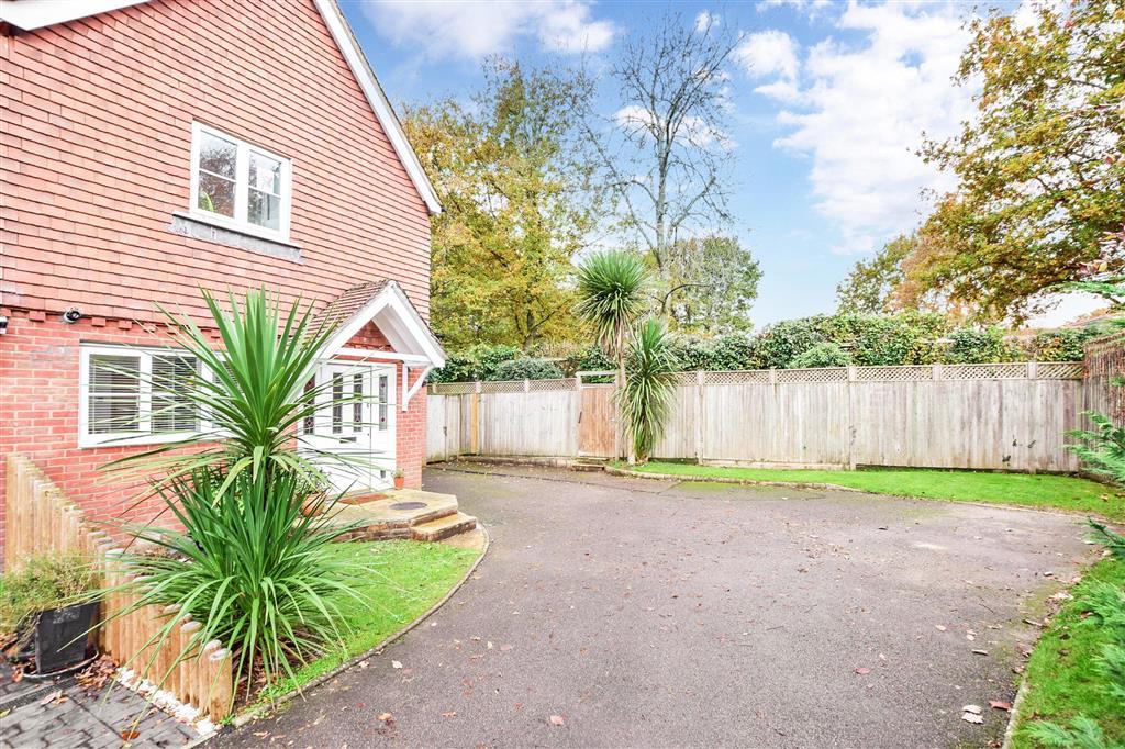 Driveway/Parking
