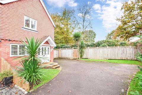 9 High Trees, Fittleworth, Pulborough, RH20 1HH