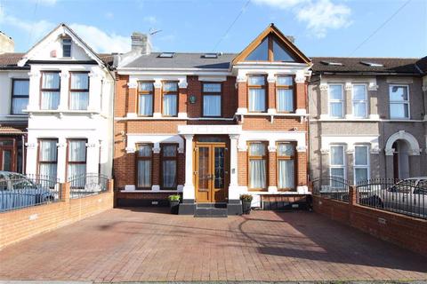 21 Alloa Road, Ilford, IG3 9SW