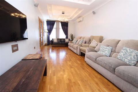21 Alloa Road, Ilford, IG3 9SW