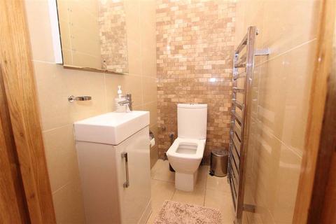 21 Alloa Road, Ilford, IG3 9SW