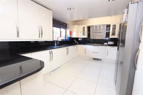 21 Alloa Road, Ilford, IG3 9SW