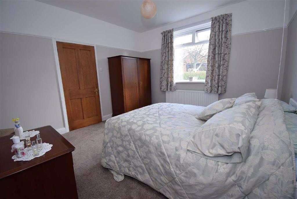 Mowbray Road, South Shields 1 bed semidetached bungalow for sale £
