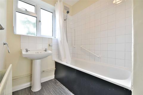 2 bedroom flat to rent, Vines Avenue, Finchley Central, London, N3
