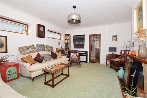 64 Botany Road, Kingsgate, Broadstairs, CT10 3SF