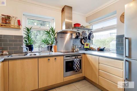 6 Serbin Close, London, E10 6JL