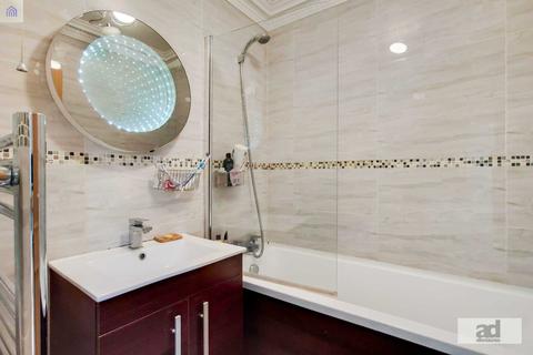 6 Serbin Close, London, E10 6JL