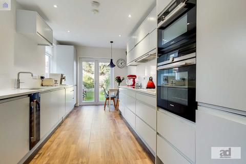 44 Adelaide Road, London, E10 5NW