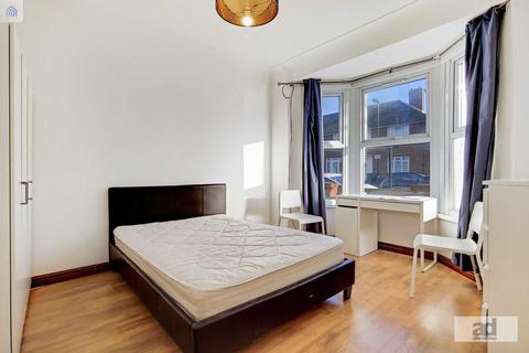 68 Dunedin Road, London, E10 5NJ
