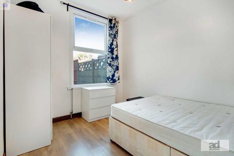 68 Dunedin Road, London, E10 5NJ