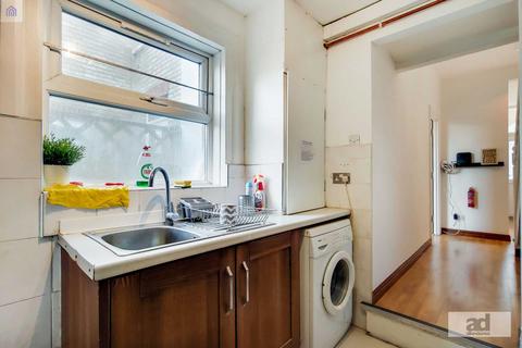 68 Dunedin Road, London, E10 5NJ
