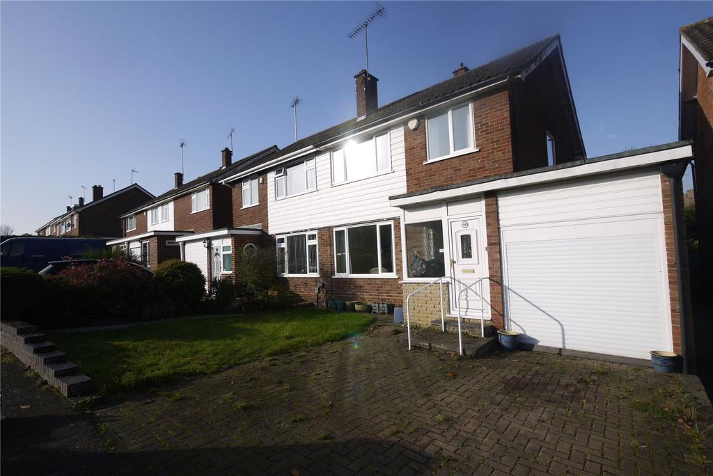 Longfields, Ongar, Essex, CM5 3 bed semidetached house £475,000