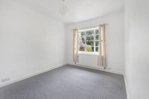 3 Conifers Close, Teddington, TW11 9JG