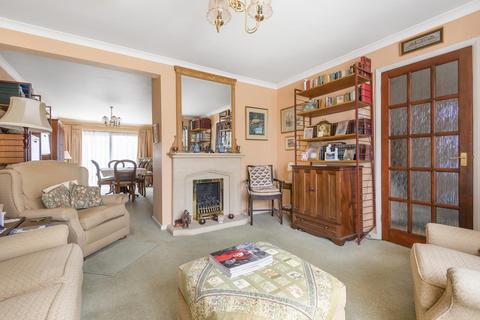 1 Davis Close, Carterton, OX18 3SX