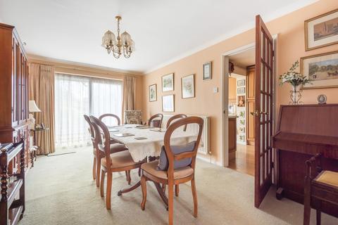 1 Davis Close, Carterton, OX18 3SX