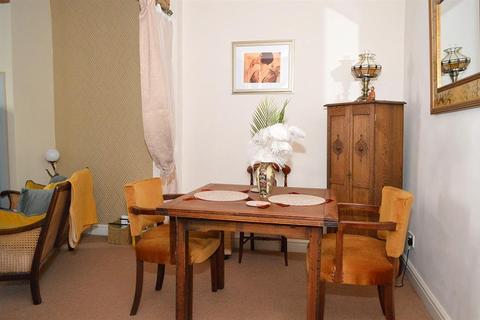 9 Copster Place, Oldham, OL8 3DH