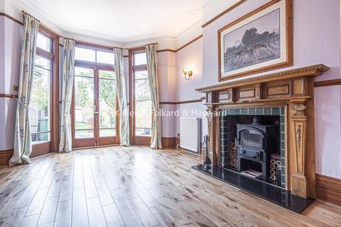 115 Inchmery Road, London, SE6 2NB