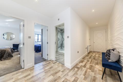 3 bedroom flat to rent, Gunnersbury Avenue, Ealing, W5