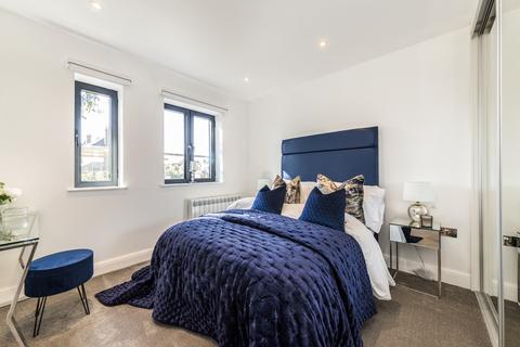 3 bedroom flat to rent, Gunnersbury Avenue, Ealing, W5