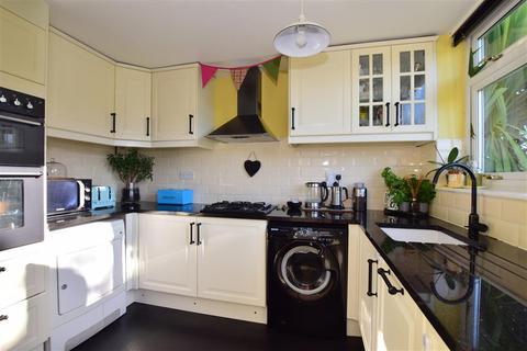 6 Highfield Green, Epping, CM16 5HB