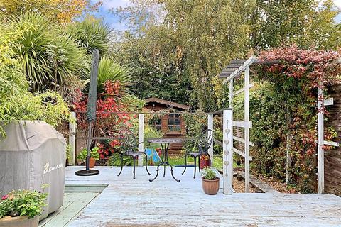 6 Highfield Green, Epping, CM16 5HB