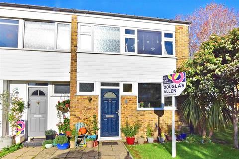 6 Highfield Green, Epping, CM16 5HB