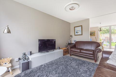30 Brackley, Weybridge, KT13 0BL