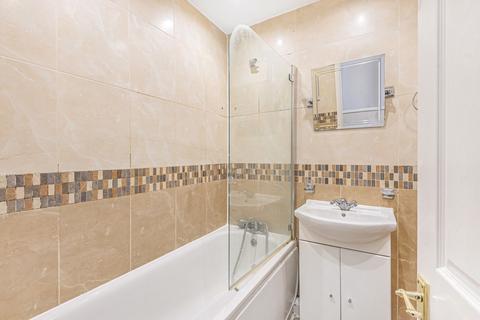 13 Nevada Close, New Malden, KT3 3QY