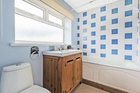 122 Frobisher Drive, Swindon, SN3 3HF