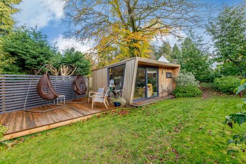 Bracken House Parsons Lane, Hindhead, GU26 6NP