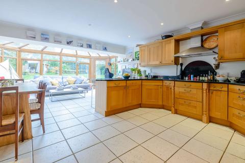 Bracken House Parsons Lane, Hindhead, GU26 6NP
