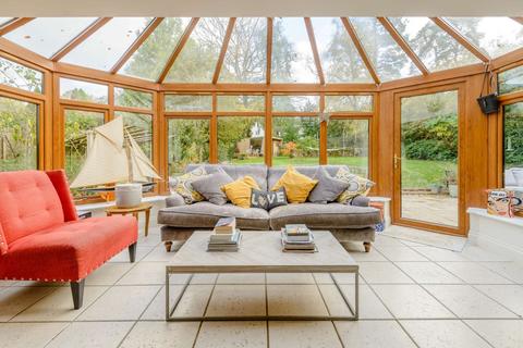 Bracken House Parsons Lane, Hindhead, GU26 6NP