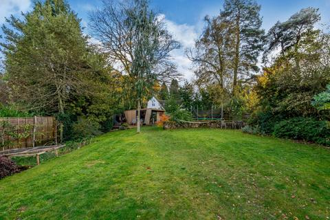 Bracken House Parsons Lane, Hindhead, GU26 6NP