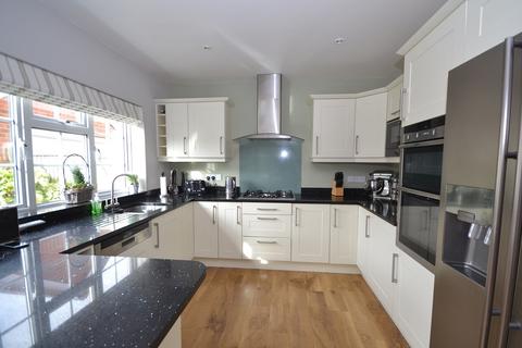 48 Highdown Hill Road, Emmer Green, Reading, RG4 8QP
