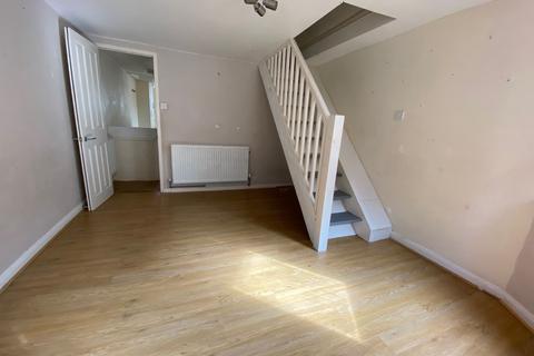2 bedroom flat to rent, North Street, Eastbourne BN21