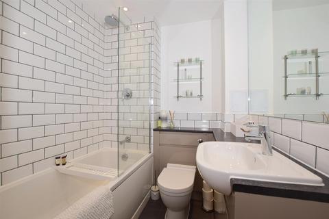 Flat 28, 1 Whyteleafe Hill, Whyteleafe, CR3 0FA