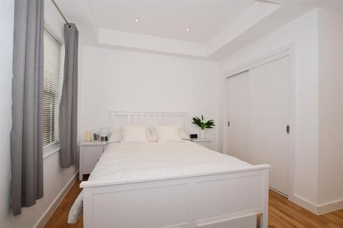 Flat 28, 1 Whyteleafe Hill, Whyteleafe, CR3 0FA