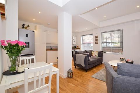 Flat 28, 1 Whyteleafe Hill, Whyteleafe, CR3 0FA