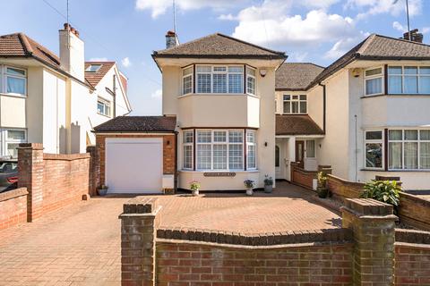 14 Elmbridge Drive, Ruislip, HA4 7UT