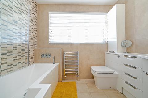 14 Elmbridge Drive, Ruislip, HA4 7UT