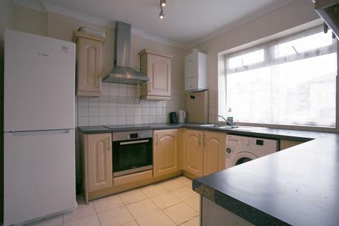 3 bedroom terraced house to rent, Burnside Road, Dagenham, RM8